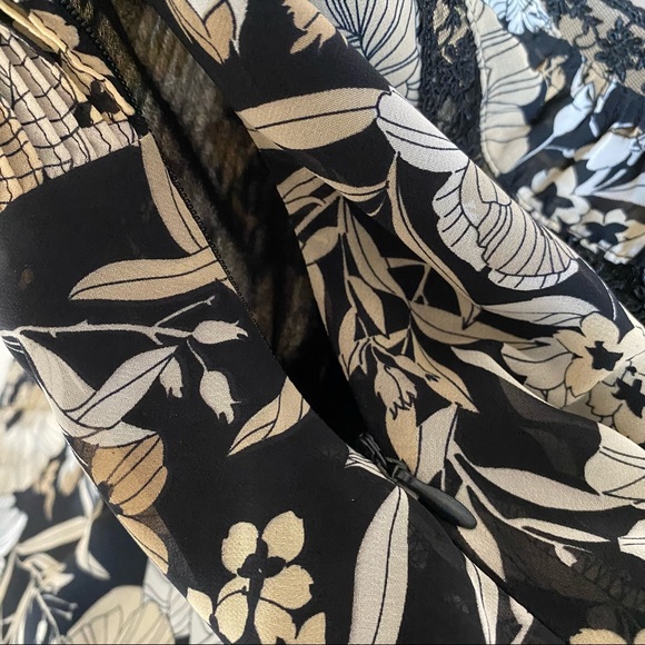 NEW Monteau Black and beige graphic floral tank top lace lined straps Size XS - Picture 3 of 7